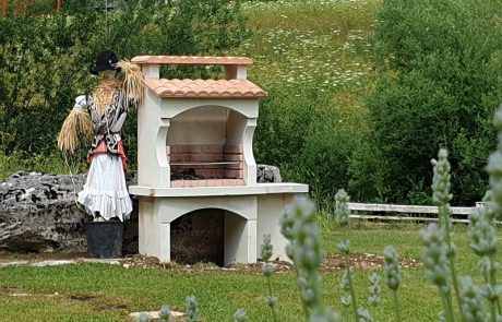 Barbecue dans le jardin des Tavaillons