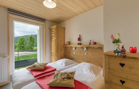 Twin beds room N° 14 and 24 with French window on balcony Residence Les Tavaillons